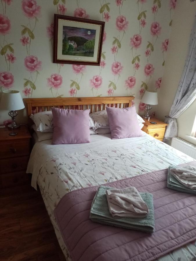 The Guest House Абъргавени Екстериор снимка