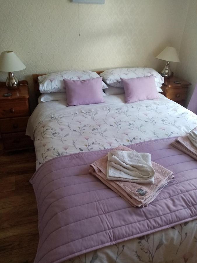 The Guest House Абъргавени Екстериор снимка